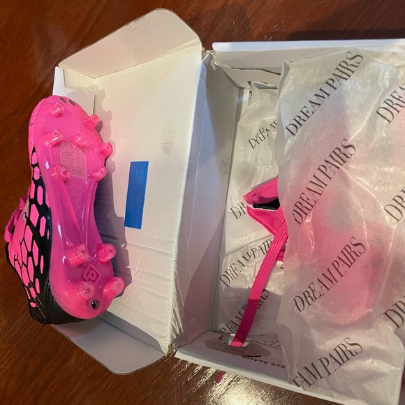 Dream pairs girl cleats, Brand New, size 10, black and pink in color. - Picture 4 of 9